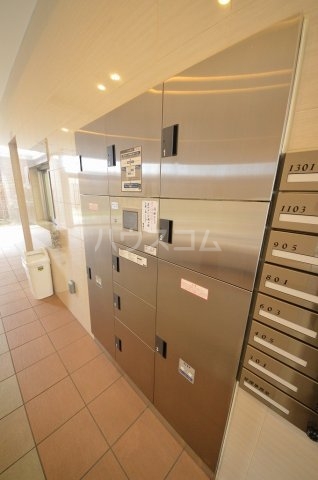 28/30 エントランス