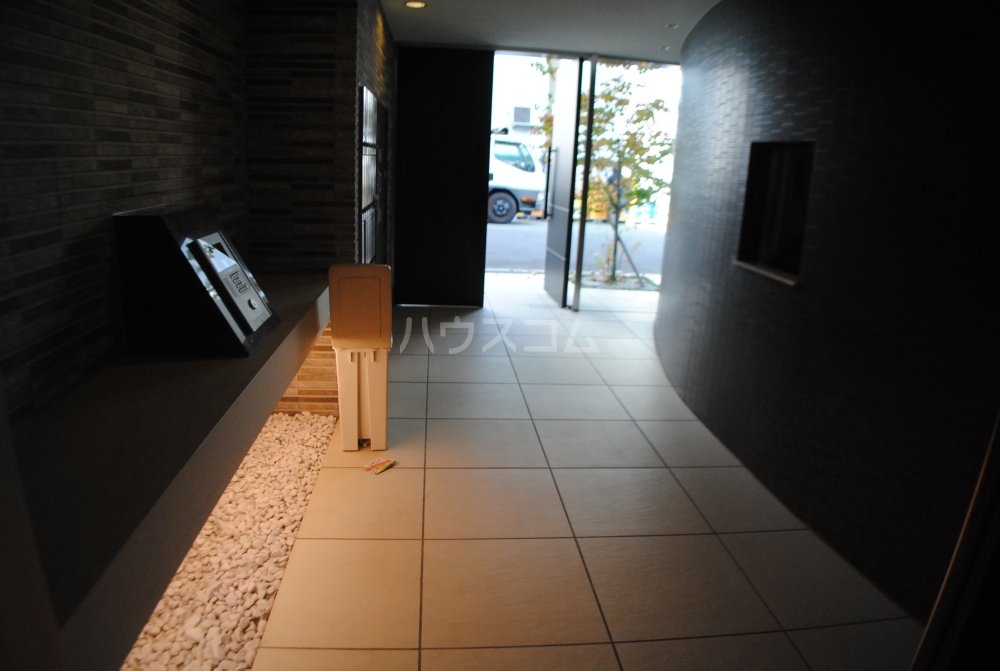 20/30 エントランス