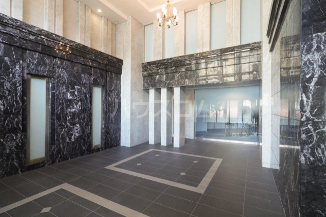 25/30 エントランス