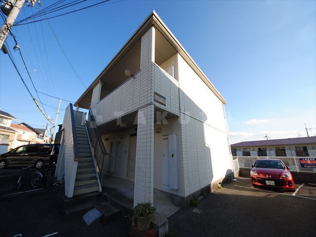 18/27 エントランス