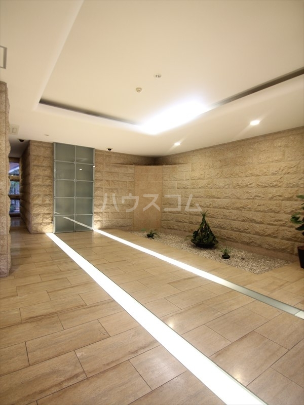 22/30 エントランス