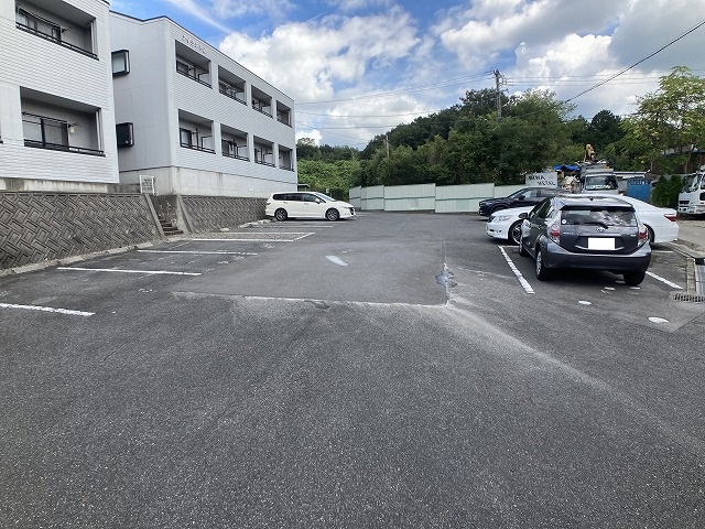23/30 駐車場