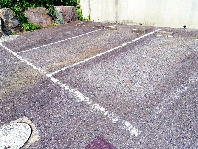 21/24 駐車場
