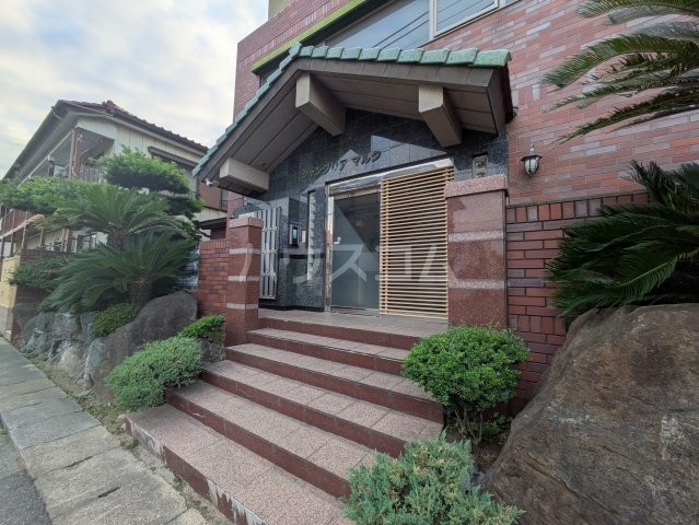 2/5 エントランス