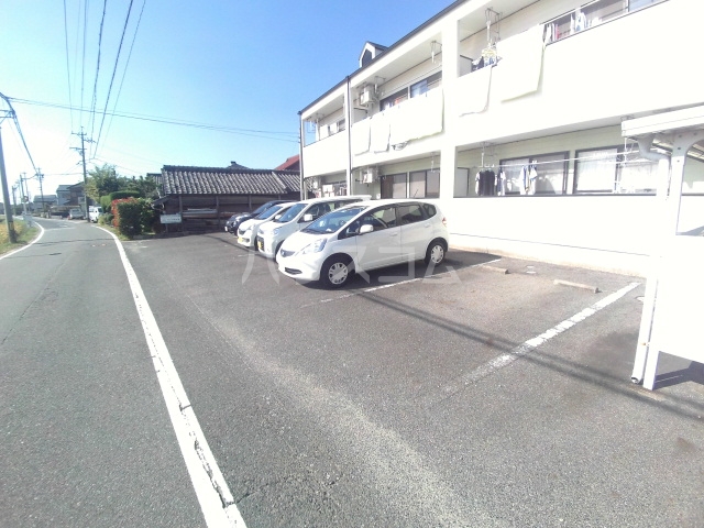 23/30 駐車場