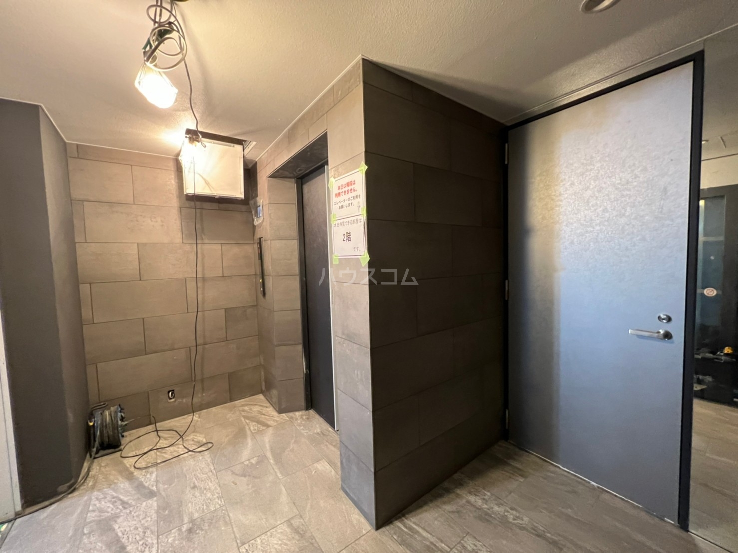 26/30 エントランス