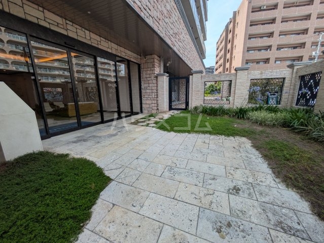 16/26 エントランス