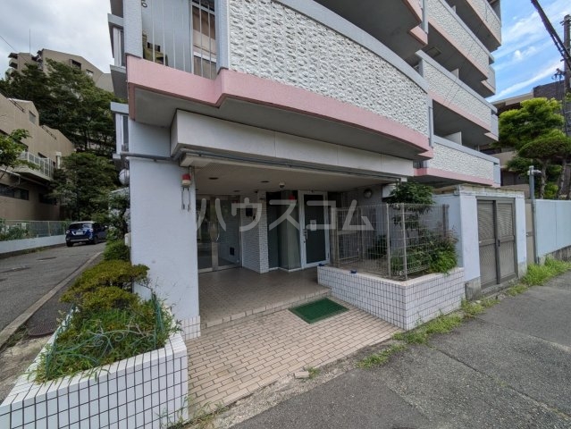 2/3 エントランス