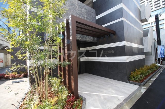 21/30 エントランス