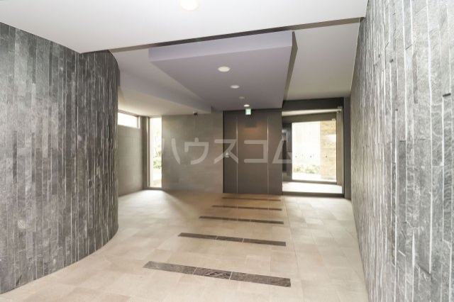 25/30 エントランス