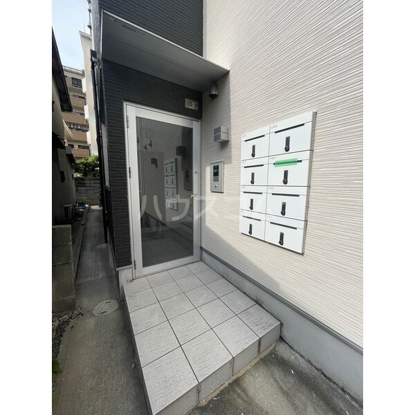 2/2 エントランス