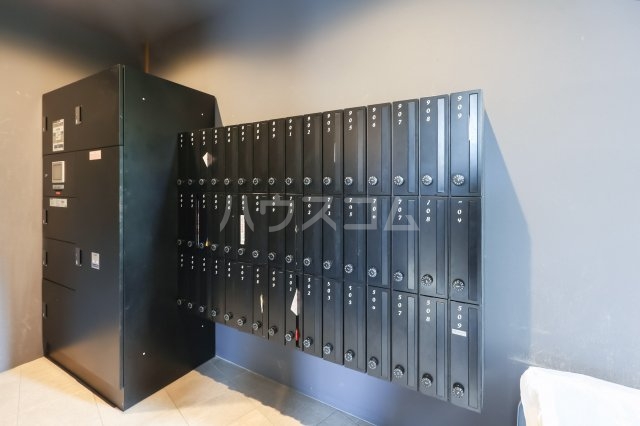 28/30 エントランス