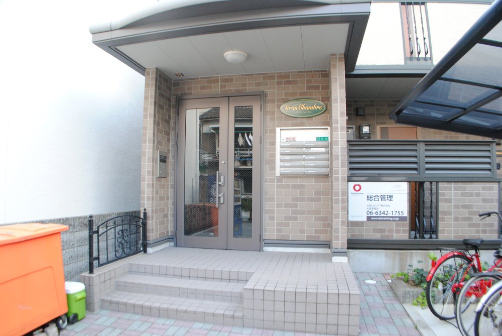 15/18 エントランス