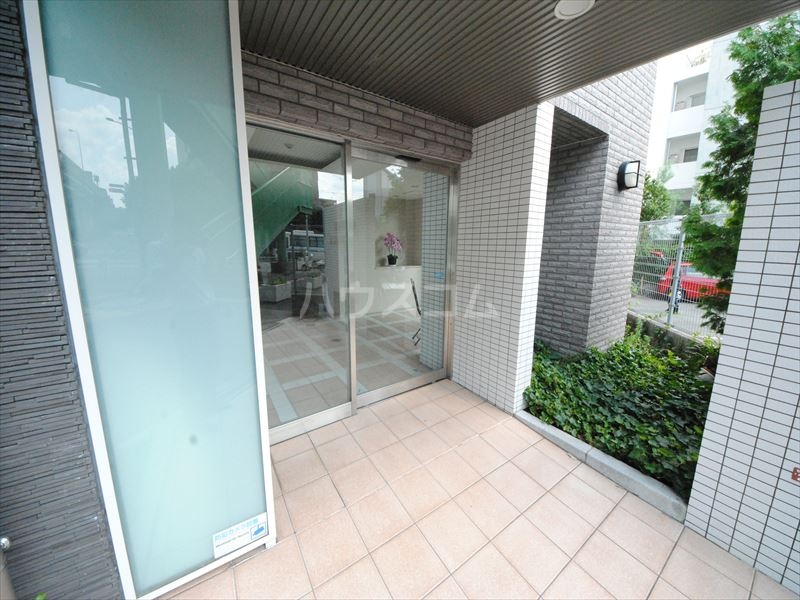 14/19 エントランス