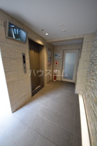 14/15 エントランス