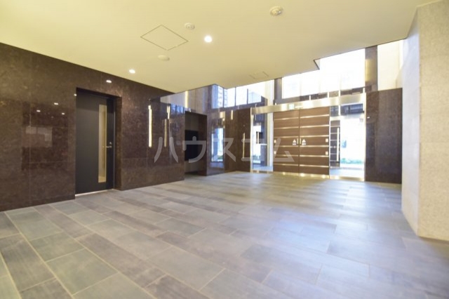 20/30 エントランス