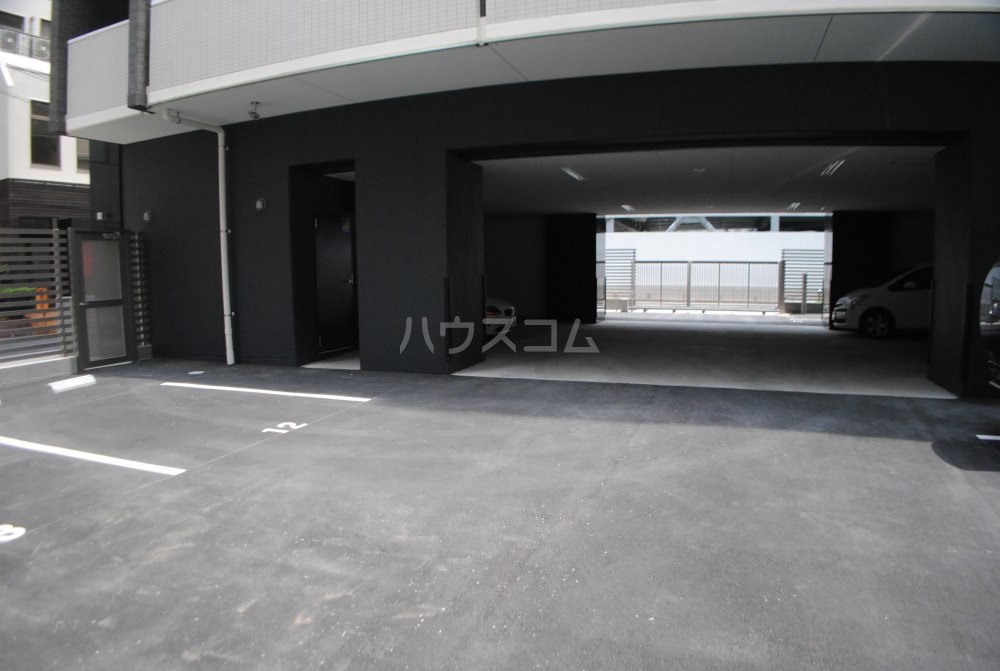 14/23 駐車場