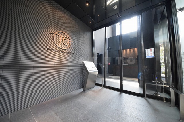 22/30 エントランス