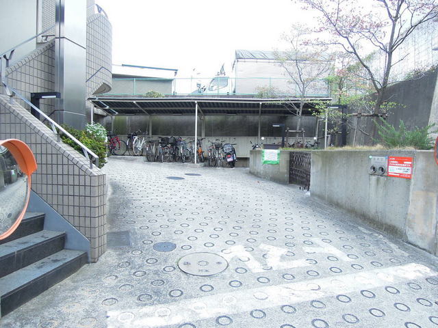 15/22 エントランス