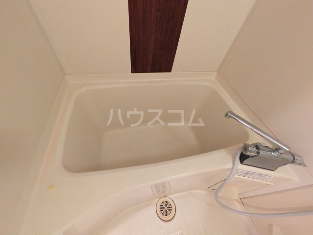 13/30 浴室