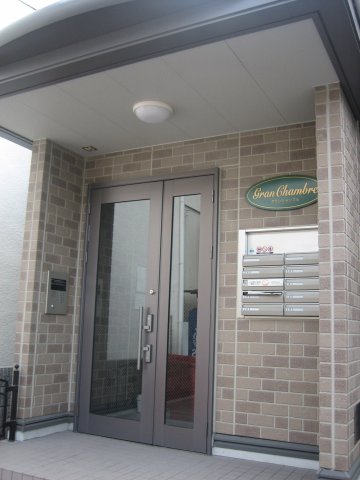 13/16 エントランス