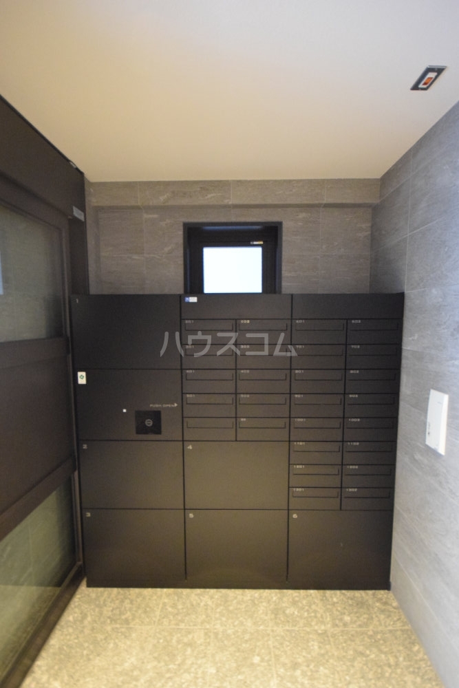 2/5 エントランス