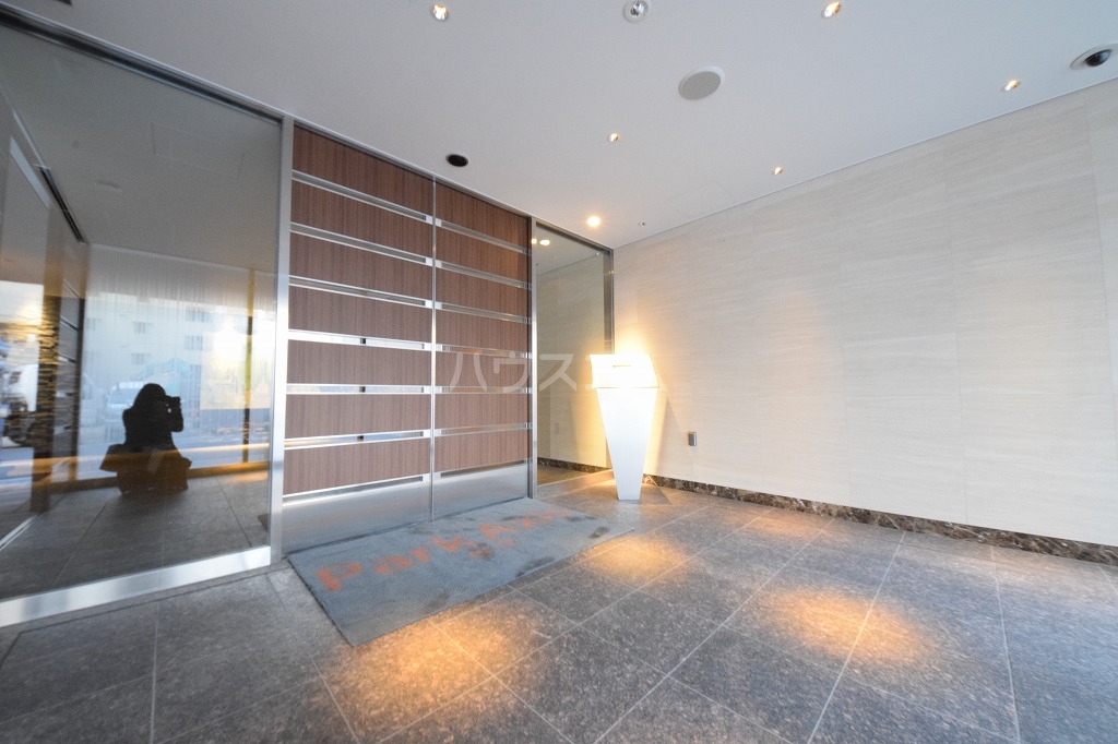 26/30 エントランス