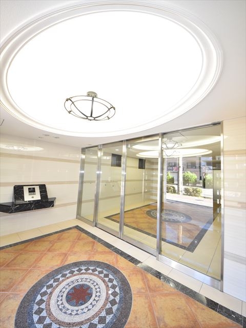 18/28 エントランス