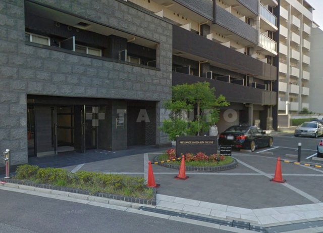 20/27 エントランス