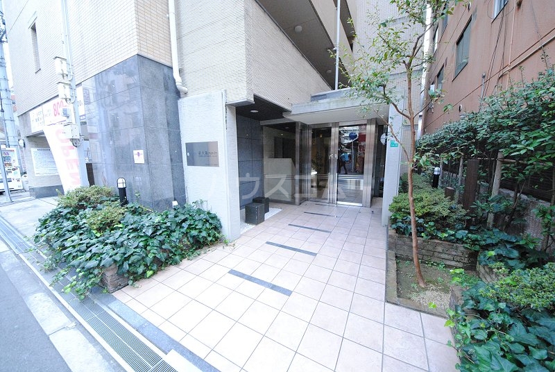 23/30 エントランス