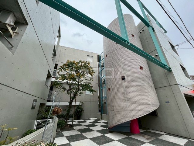 17/27 エントランス