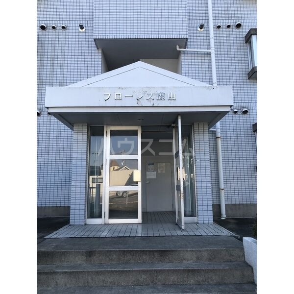 21/30 エントランス