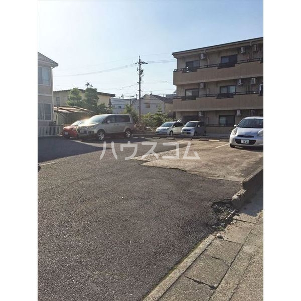 25/26 駐車場