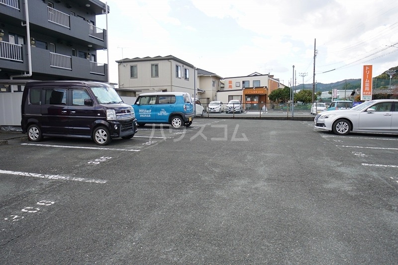 19/23 駐車場