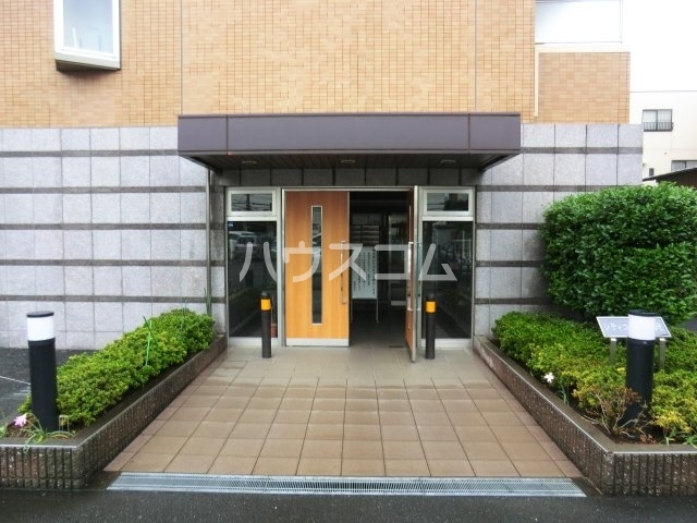 14/25 エントランス