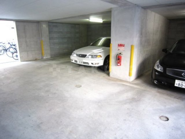 14/16 駐車場