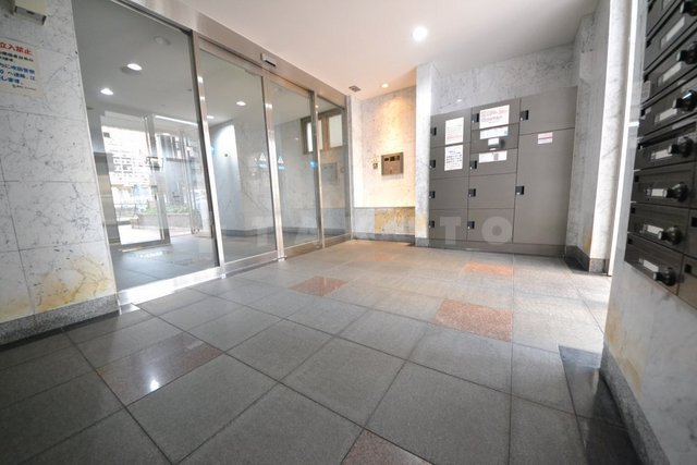 25/30 エントランス