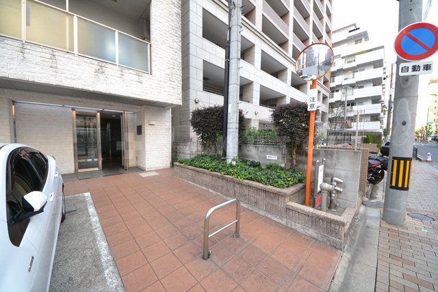 14/23 エントランス