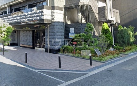 26/30 エントランス