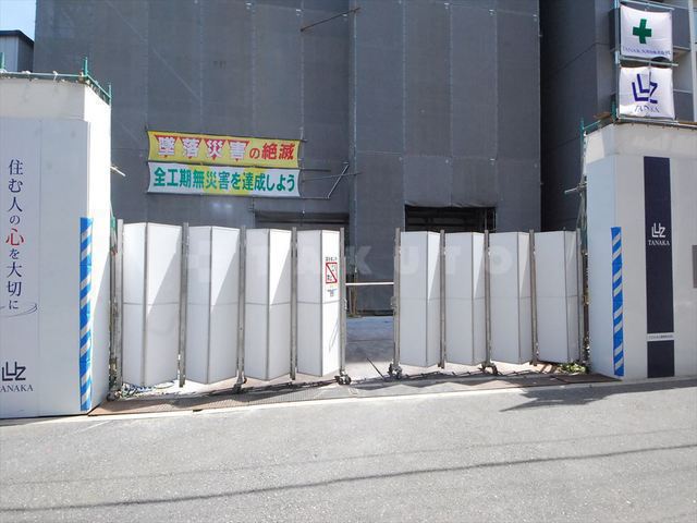 28/30 エントランス