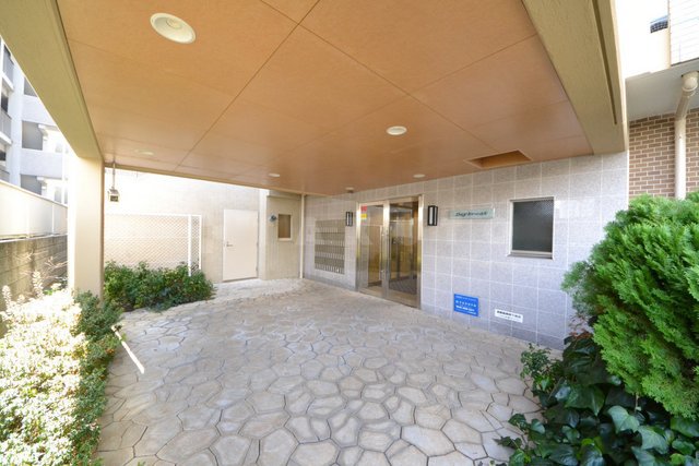 17/27 エントランス