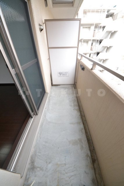 16/27 バルコニー