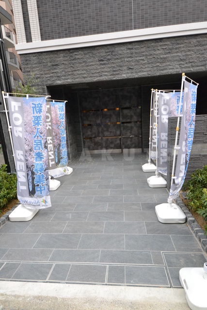 18/29 エントランス