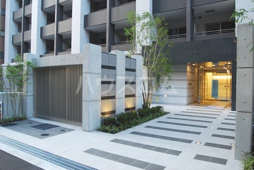 20/30 エントランス