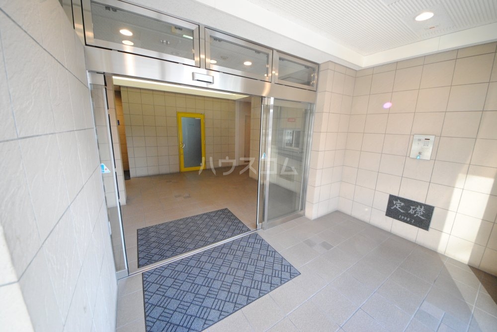 19/27 エントランス