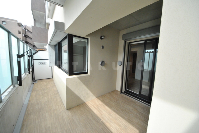 20/30 バルコニー