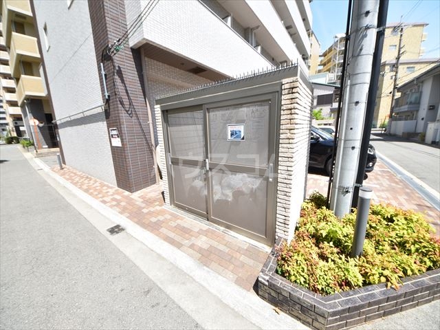 20/30 エントランス