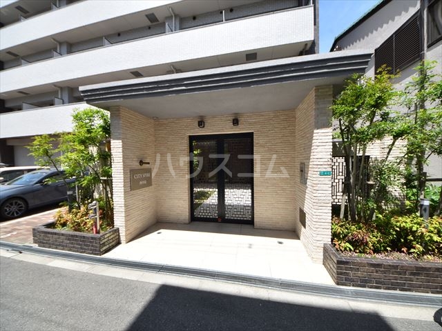 18/28 エントランス