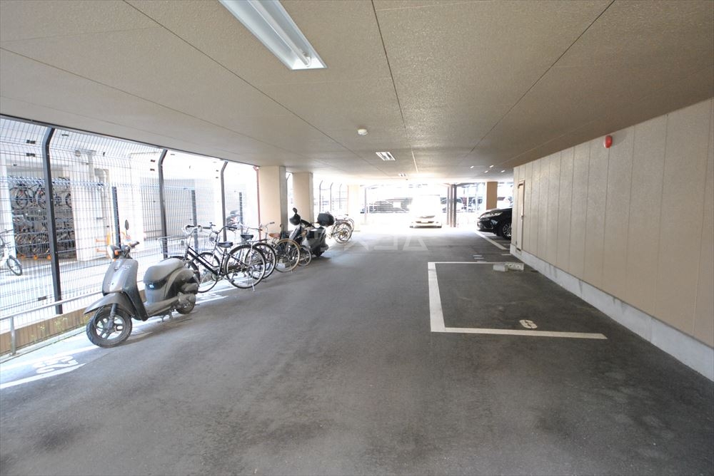 16/26 駐車場