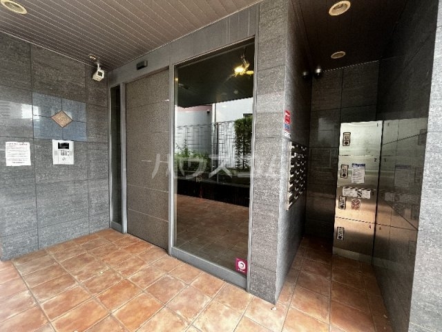 14/19 エントランス